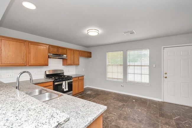 Building Photo - 8914 Dirby St