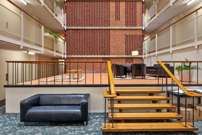 Building Photo - 29 Concord Ave