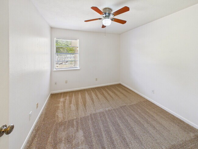 Building Photo - 1013 San Benito Dr