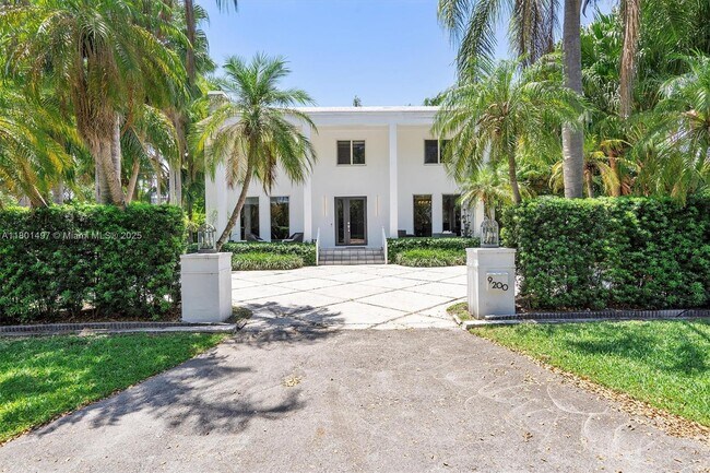 Building Photo - 9200 N Bayshore Dr