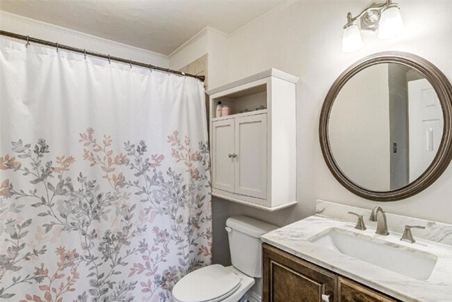 Building Photo - MOVE IN SPECIAL 3rd month FREE - Lovely 2-...