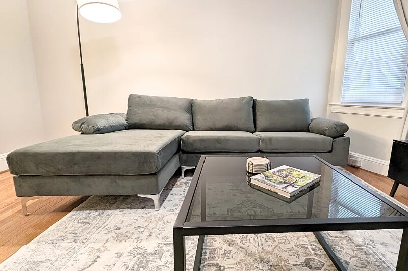 Building Photo - 352 Jackson St