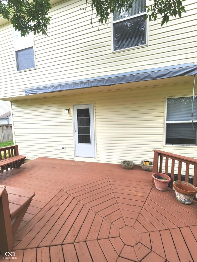 Building Photo - 924 Thornwood Dr