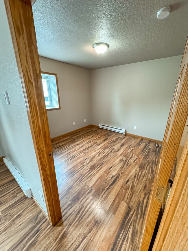 Building Photo - Theater Apartments Beulah