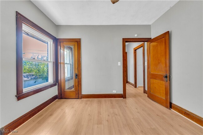 Building Photo - 9806 Sladden Ave