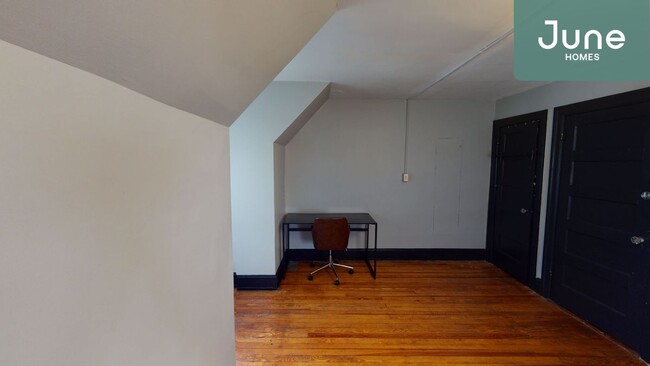 Building Photo - ROOM ONLY in 7-bed/3.5-bath Home