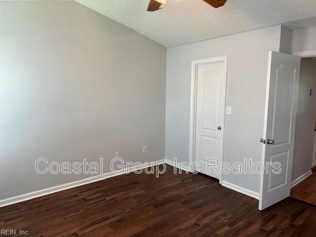 Building Photo - 2460 Dillingham Rd