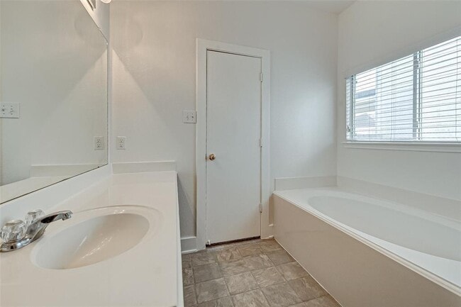 Building Photo - 11920 Princess Garden Way