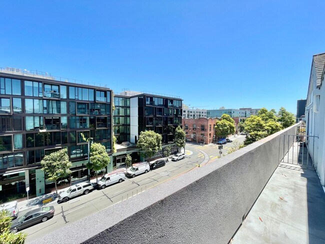 Building Photo - 638 19th St
