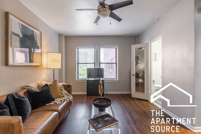 Building Photo - 1140 N La Salle Dr