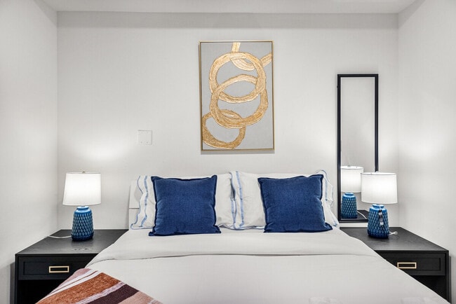 Building Photo - 5201 Brooklyn Ave NE