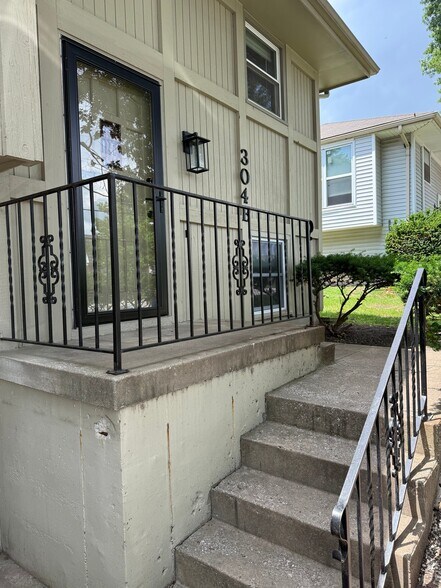 Building Photo - 304 NE Independence Ave