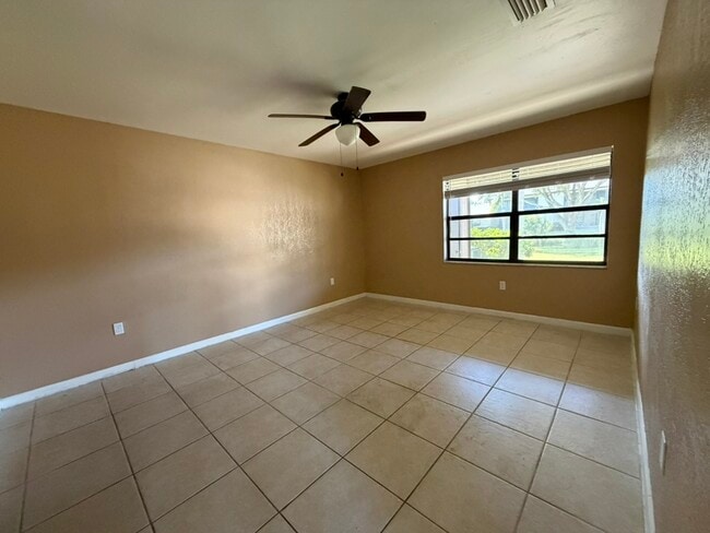 Building Photo - 1040 June Dr