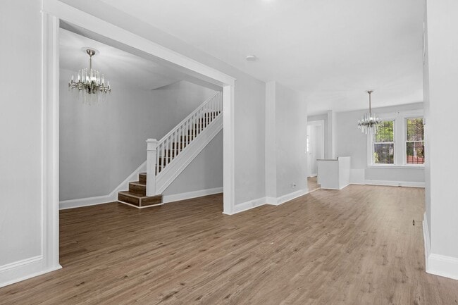Building Photo - 4 Bedroom 2 Bathroom in Lower Edmondson Village