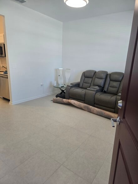 Building Photo - 5328 Dagenham Dr