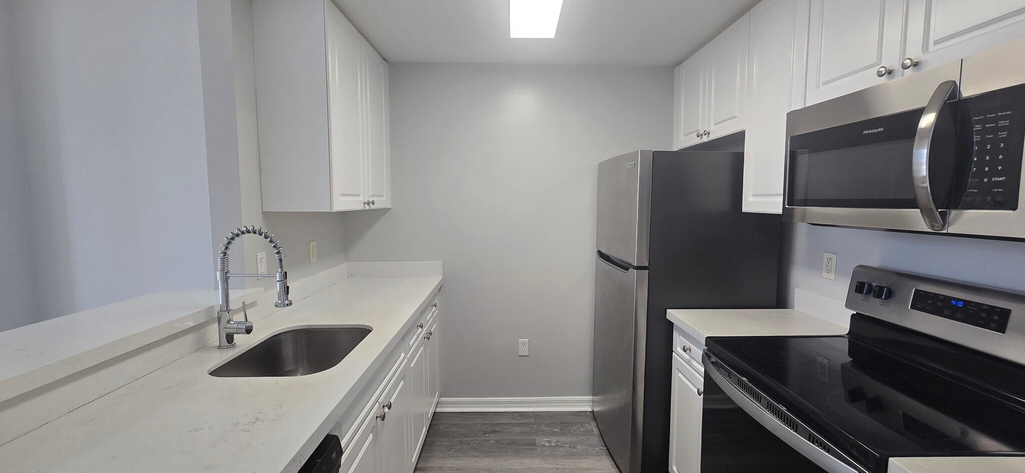 Building Photo - 255 Evernia St