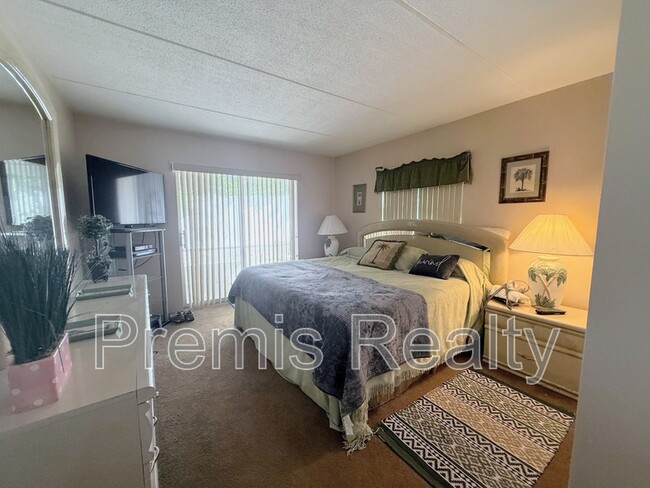Building Photo - 12760 Indian Rocks Rd