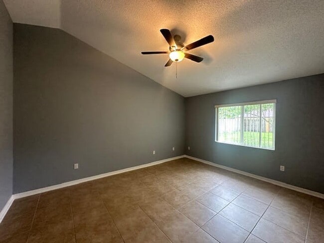Building Photo - Single Family home for rent !
