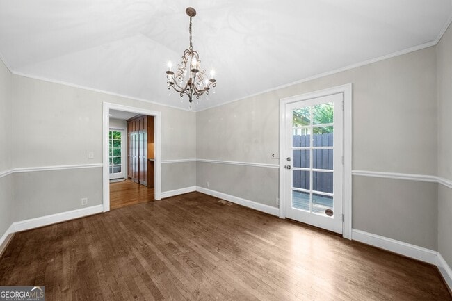 Building Photo - 1911 Fairway Cir NE