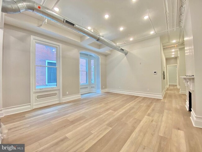 Building Photo - 1824 Chestnut St