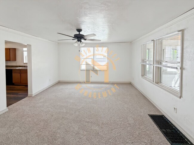 Building Photo - 316 2nd St