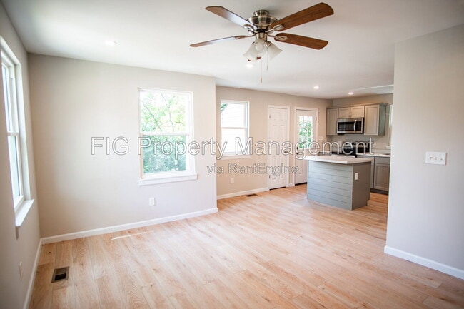 Building Photo - 607 Hillview Rd
