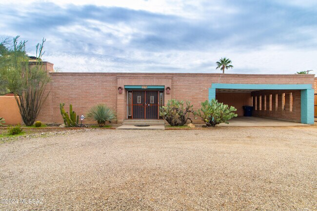 Building Photo - 3752 E Calle Guaymas