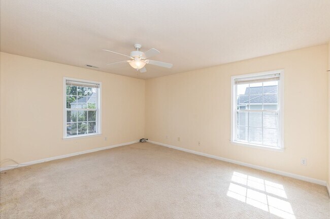 Building Photo - TWO BEDROOM HOME!