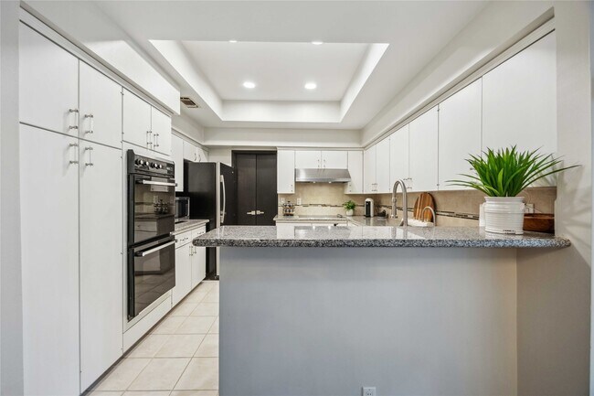 Building Photo - 3 Litchfield Ln