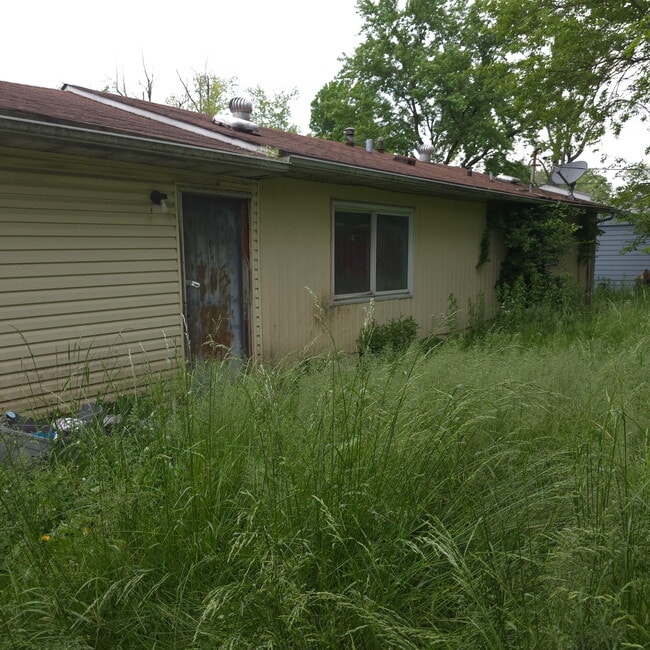Building Photo - 638 Terrace Dr