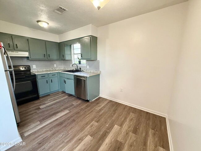 Primary Photo - 506 N 11th St