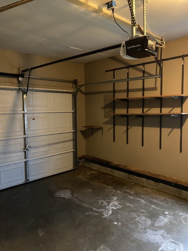 Building Photo - 276 Northwood Terrace