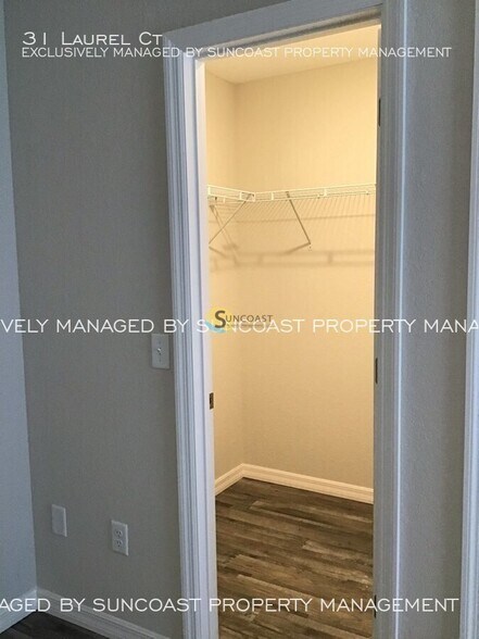 Building Photo - 31 Laurel Ct