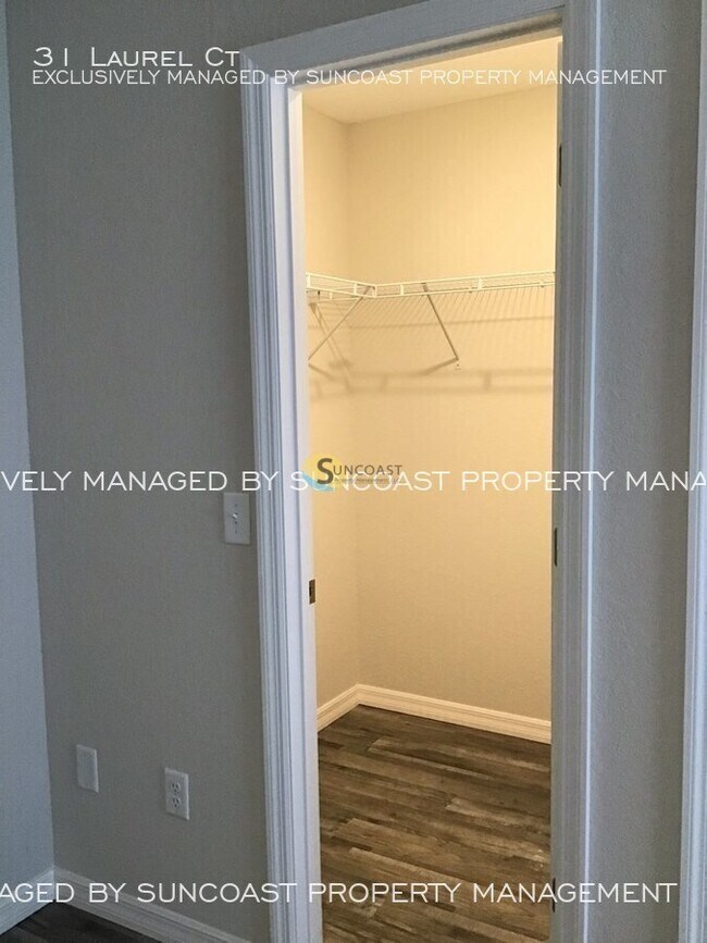 Building Photo - 31 Laurel Ct