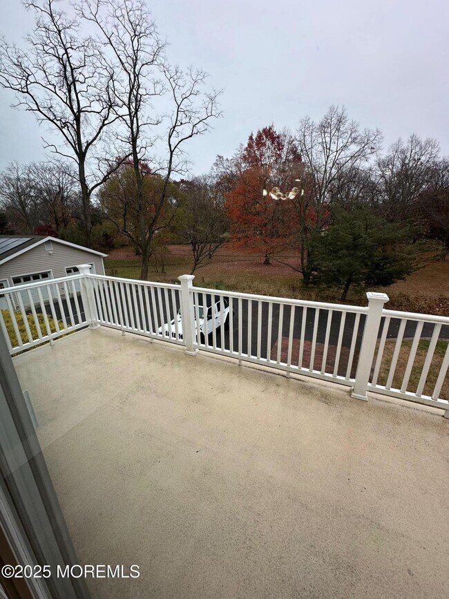 Building Photo - 469 Wall St