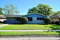 Building Photo - 2822 Almeda Plaza Dr