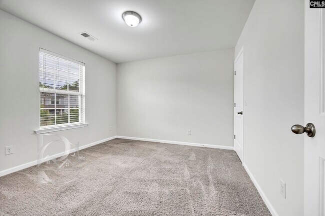 Building Photo - 629 Kimpton Dr