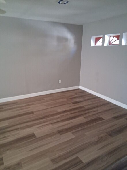 Building Photo - 5264 Whaley Dr