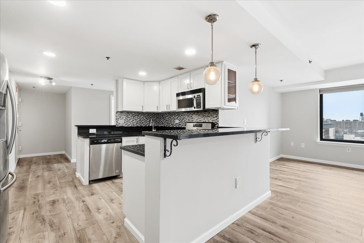 Building Photo - 700 1st St