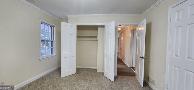 Building Photo - 2349 Valley Way
