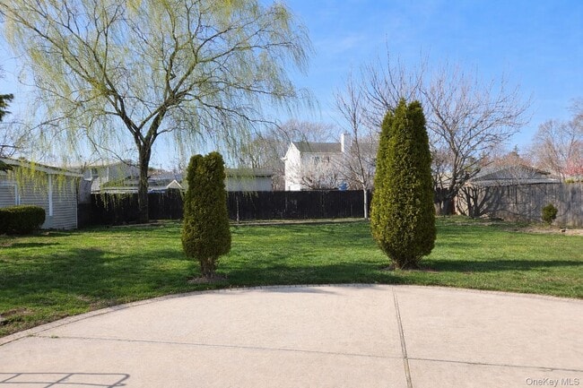 Building Photo - 56 Applegate Dr