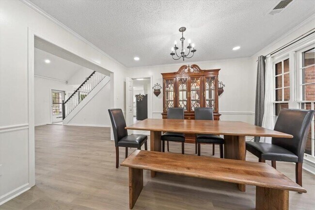 Building Photo - 8429 King William St