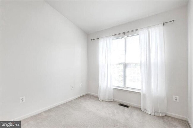 Building Photo - 11843 Skylark Rd