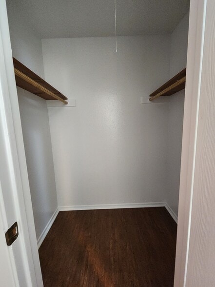 Building Photo - 2107 Lazy Ridge Dr