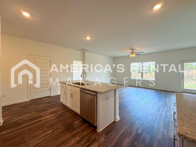 Building Photo - Modern Two Story Living in Doss Ferry - Available NOW!!