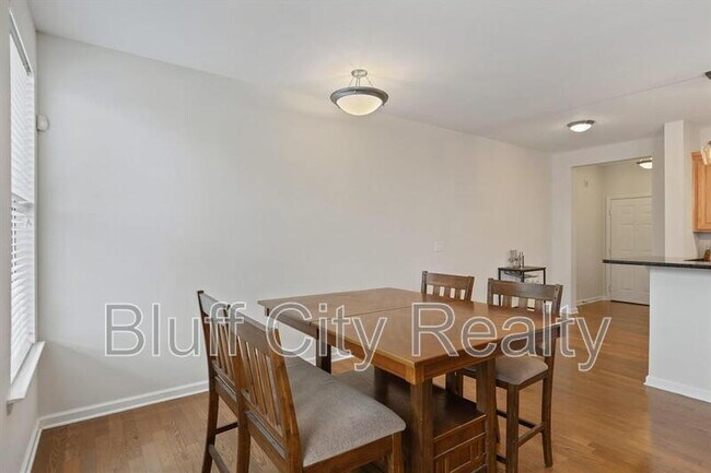 Building Photo - 730 Litty Ct