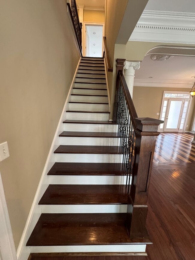 Building Photo - Executive Rental in Pear Alley Condominium...