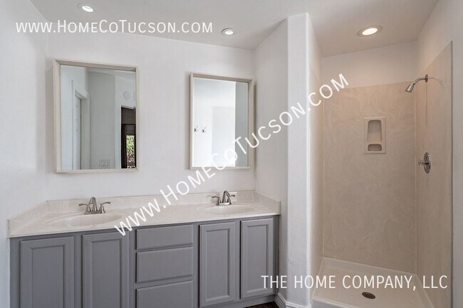 Building Photo - 2581 W Camino De La Joya