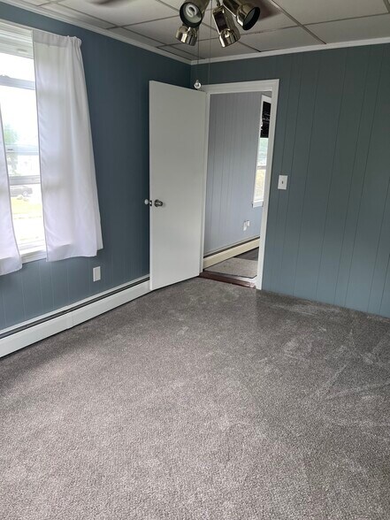 Building Photo - 619 Child St