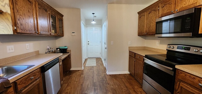 Building Photo - 2830 Amidala Ln